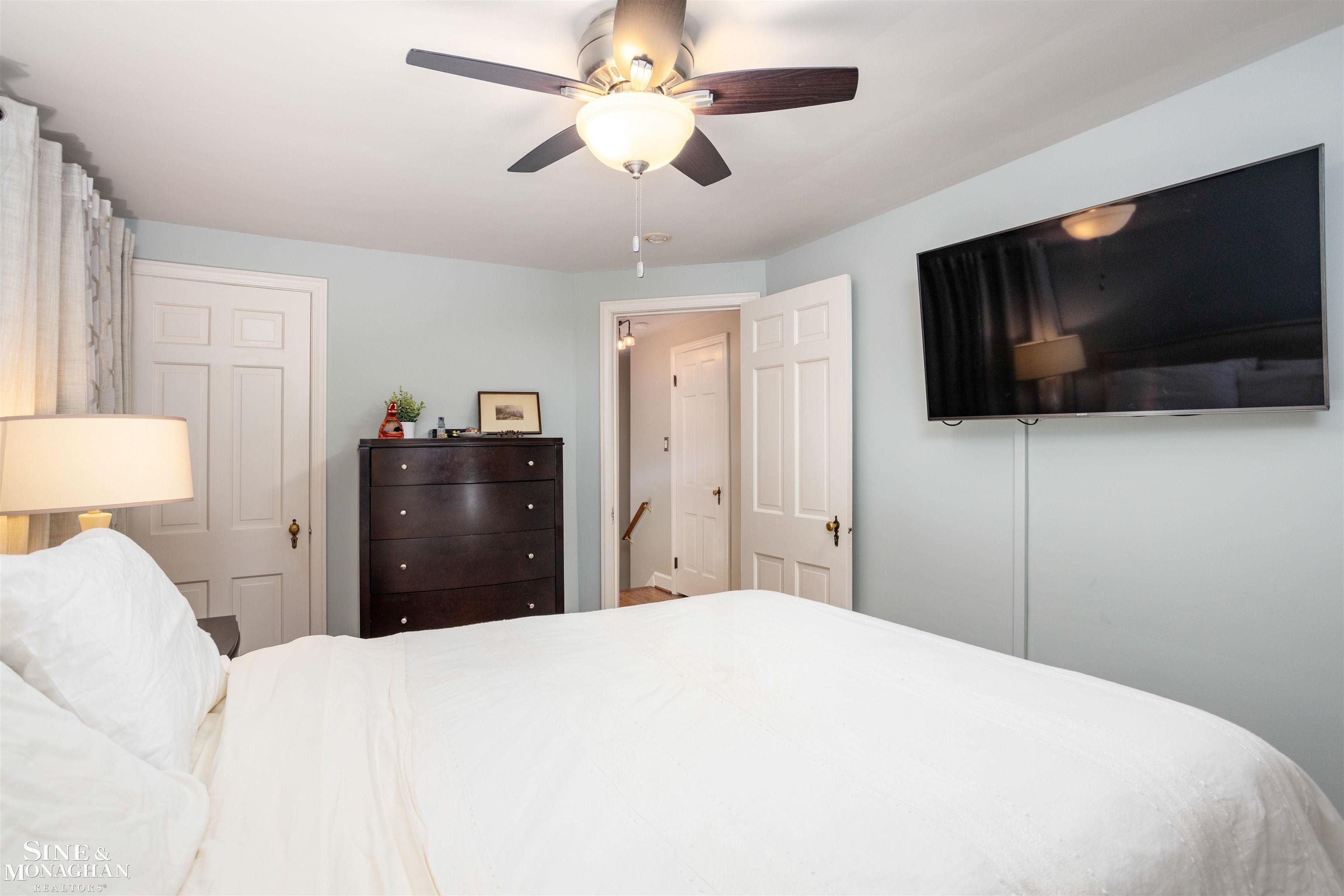 454 Cloverly Road Grosse Pointe Farms, MI 48236 - Photo 19 of 38
