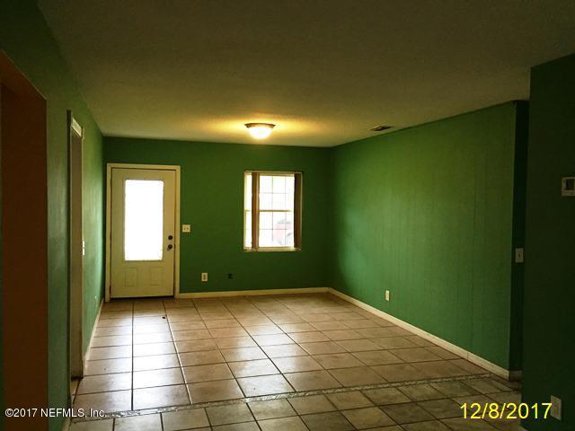 7345 Ridgeway Road North Jacksonville, FL 32244 - Photo 4 of 26 a view of room with window