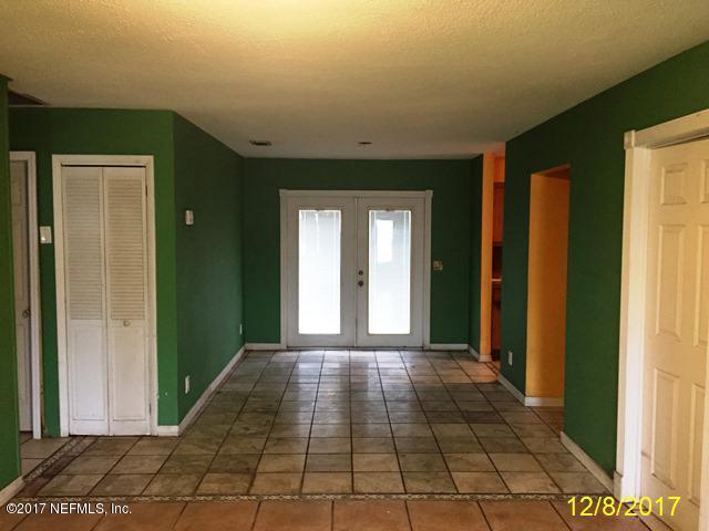 7345 Ridgeway Road North Jacksonville, FL 32244 - Photo 5 of 26 a view of a hallway