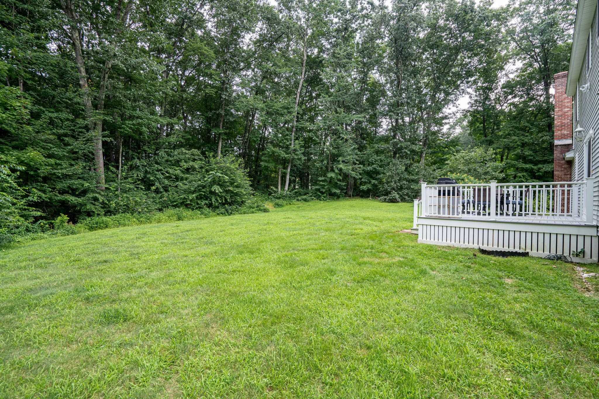 30 Chester Road Derry, NH 03038 - Photo 4 of 28