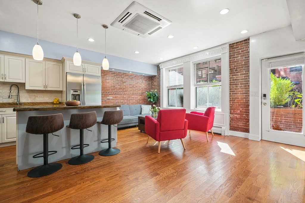 169 Beacon Street, Unit B4 Boston, MA 02116 - Photo 1 of 15