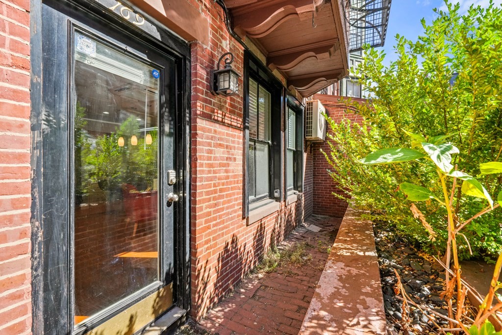 169 Beacon Street, Unit B4 Boston, MA 02116 - Photo 14 of 15