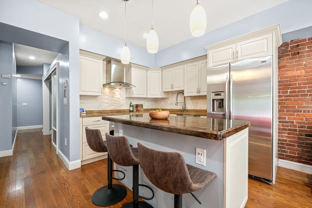 169 Beacon Street, Unit B4 Boston, MA 02116 - Photo 2 of 15