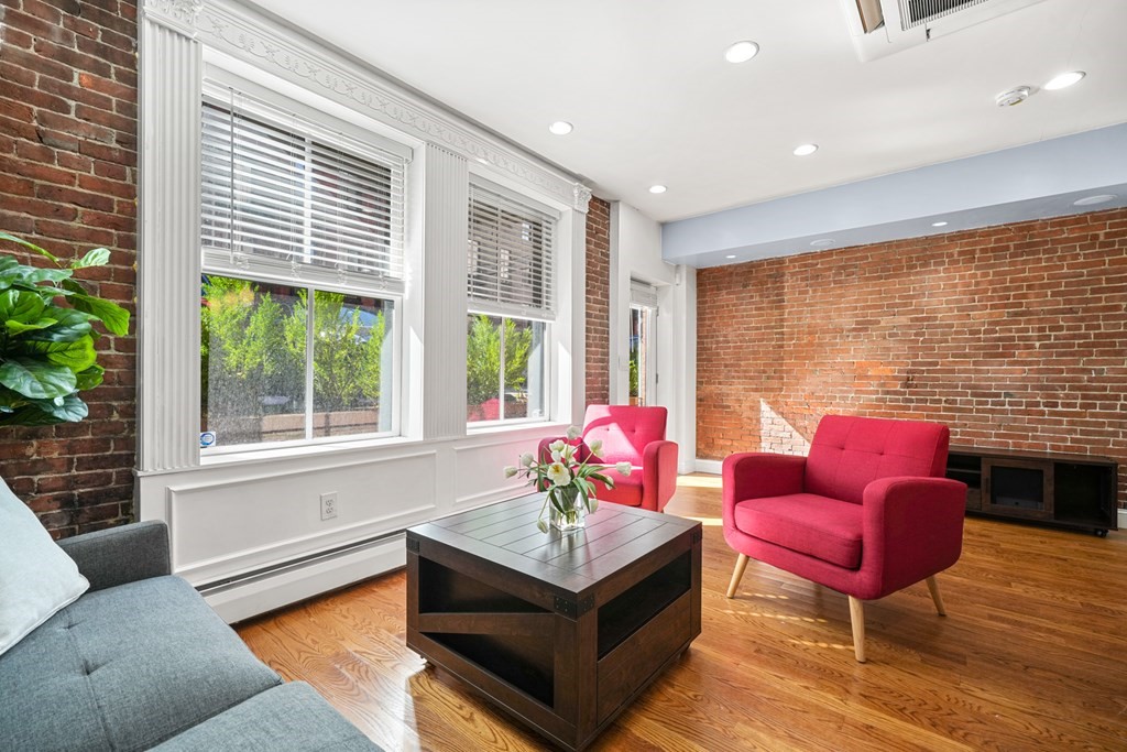 169 Beacon Street, Unit B4 Boston, MA 02116 - Photo 7 of 15