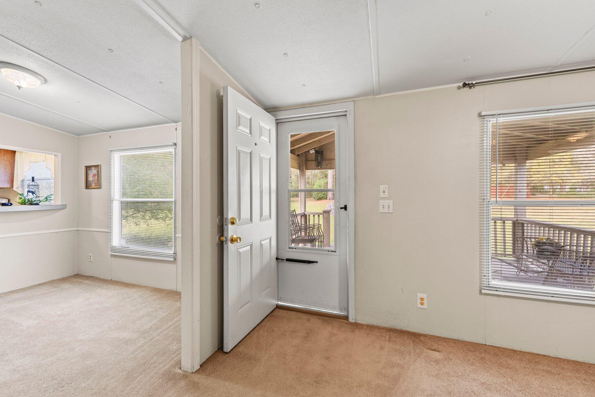 3062 Highland Avenue Crestview, FL 32539 - Photo 33 of 58 a view of an empty room with a window