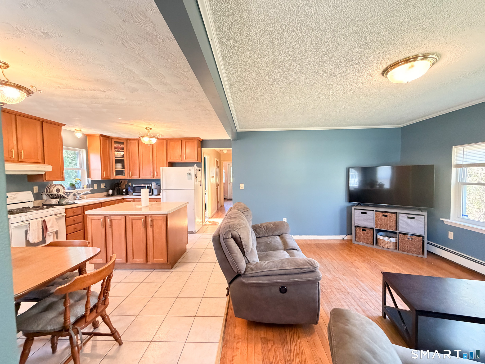 160 Dunham Street Norwich, CT 06360 - Photo 3 of 26