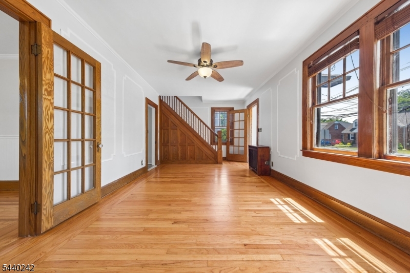 659 Raritan Road Cranford, NJ 07016 - Photo 7 of 36