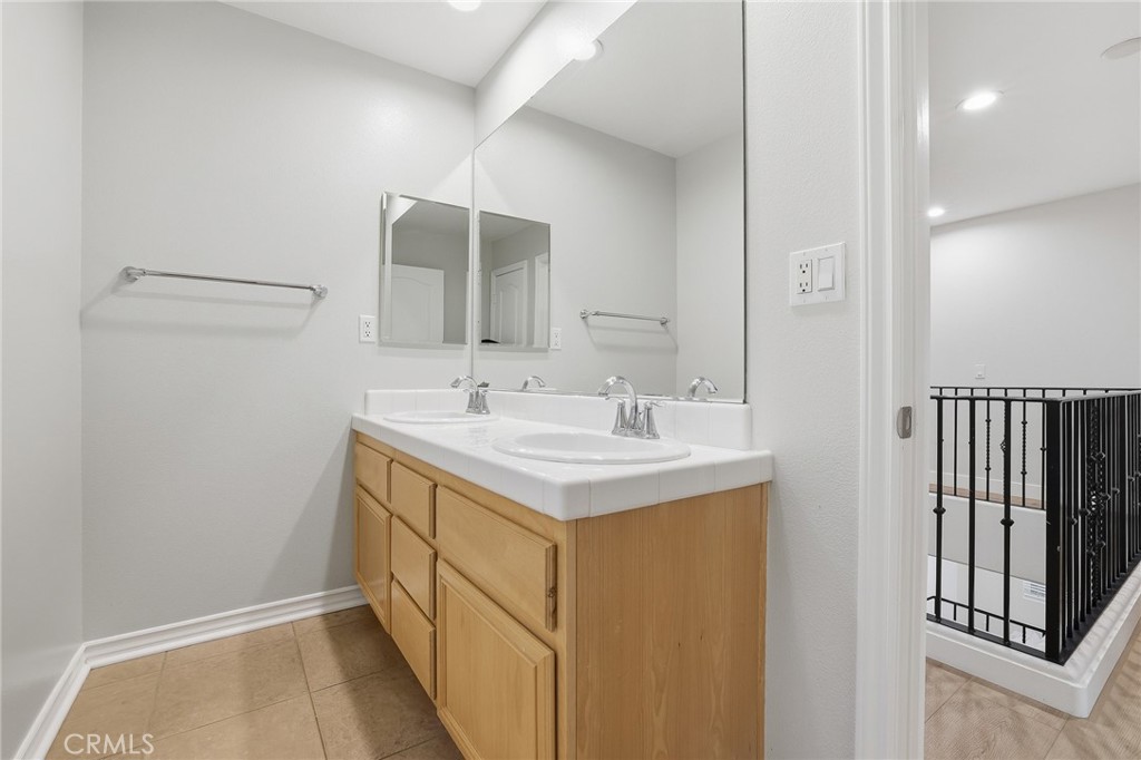 8220 Chamberlain Reseda, CA 91335 - Photo 34 of 46