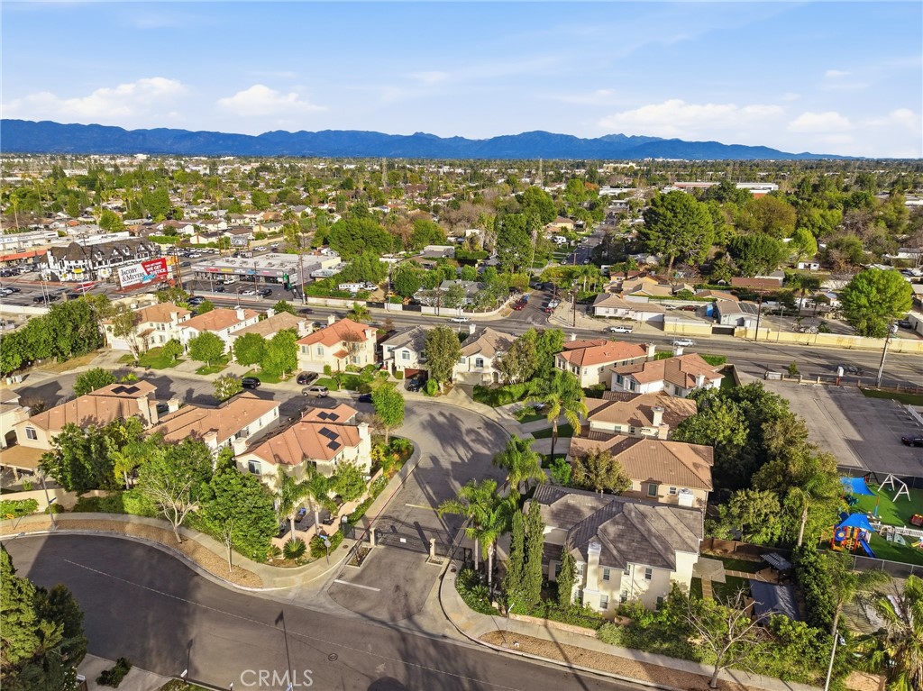 8220 Chamberlain Reseda, CA 91335 - Photo 4 of 46