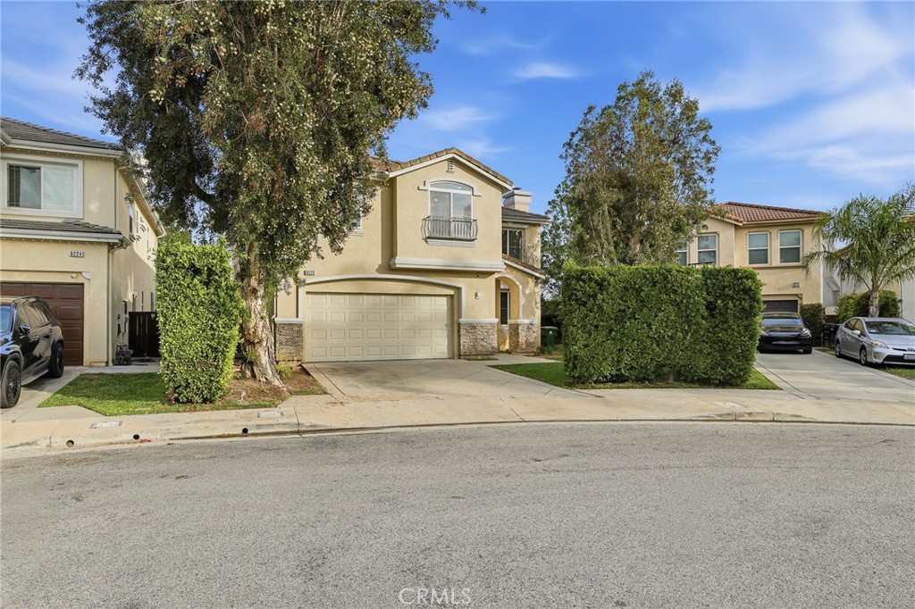 8220 Chamberlain Reseda, CA 91335 - Photo 41 of 46 a house with a outdoor space