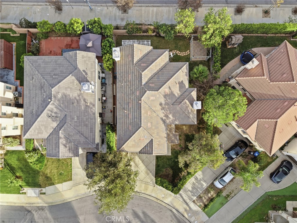 8220 Chamberlain Reseda, CA 91335 - Photo 44 of 46 an aerial view of a house with a yard and a fountain