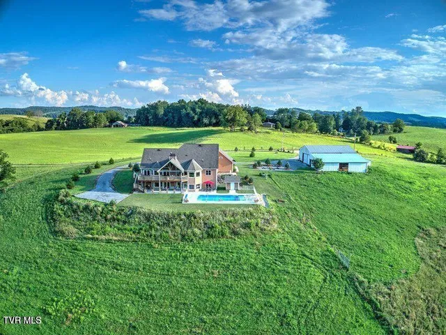 $1,989,000 | 251 Fee Trail, Ewing, VA 24248