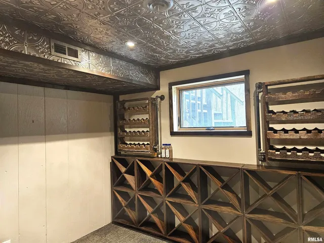 $329,000 | 1077 Knox Road 500 East, Galesburg, IL 61401