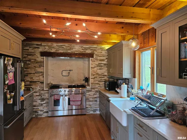 $329,000 | 1077 Knox Road 500 East, Galesburg, IL 61401