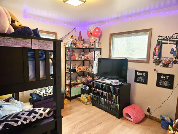 $329,000 | 1077 Knox Road 500 East, Galesburg, IL 61401