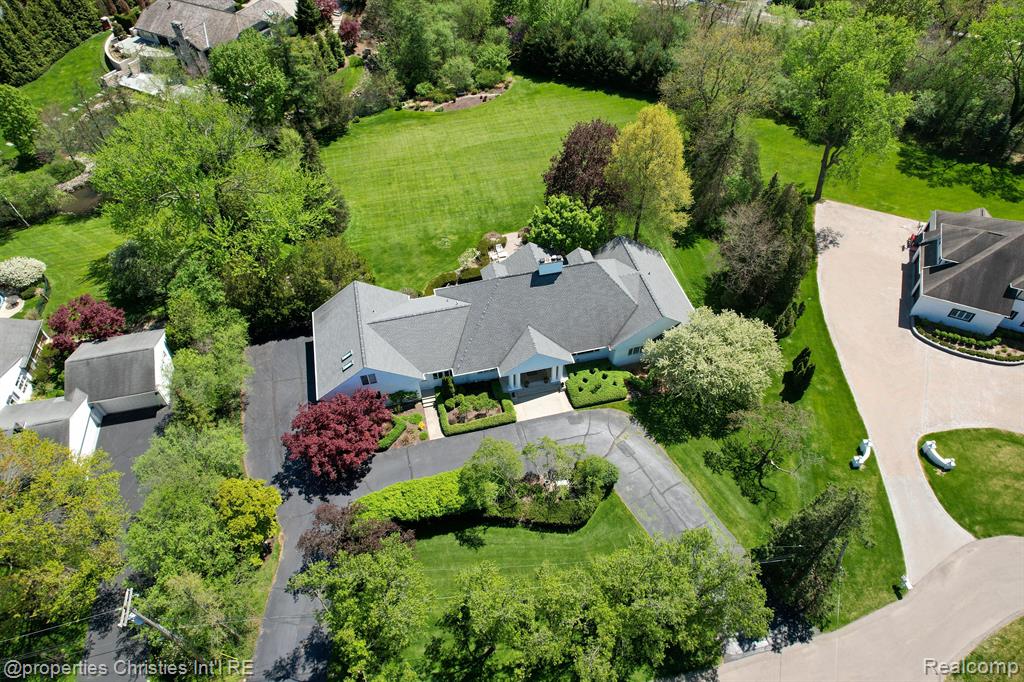 116 Endicott Road Bloomfield Hills, MI 48304 - Photo 4 of 77