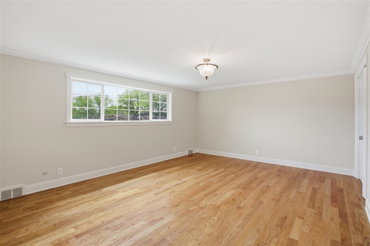 653 Perrien Place Grosse Pointe, MI 48236 - Photo 34 of 54