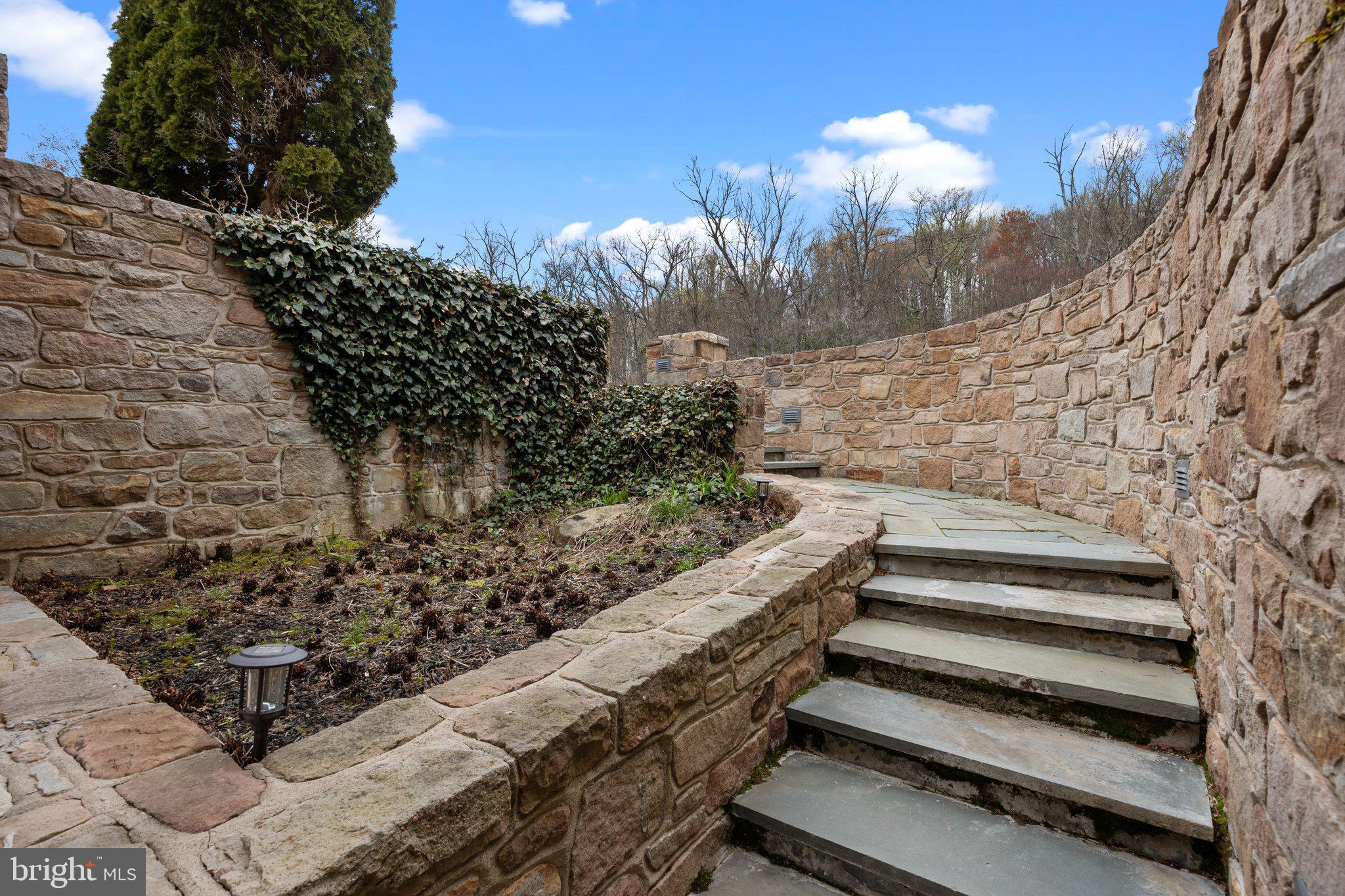 6068 Stoney Hill Road New Hope, PA 18938 - Photo 84 of 117 Walkway
