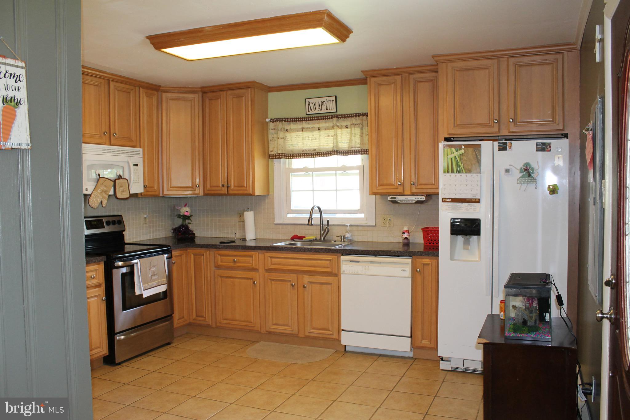 9228 Andover Road Philadelphia, PA 19114 - Photo 3 of 40 Gallery Image 3