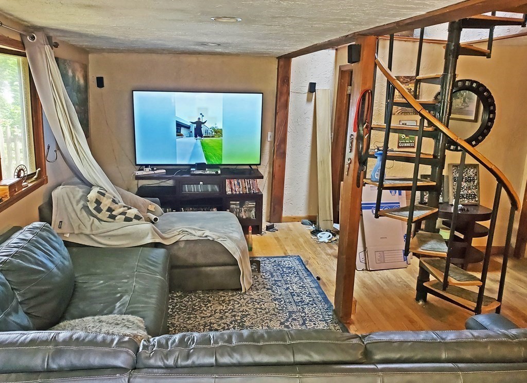 47 Border Road Holbrook, MA 02343 - Photo 5 of 27