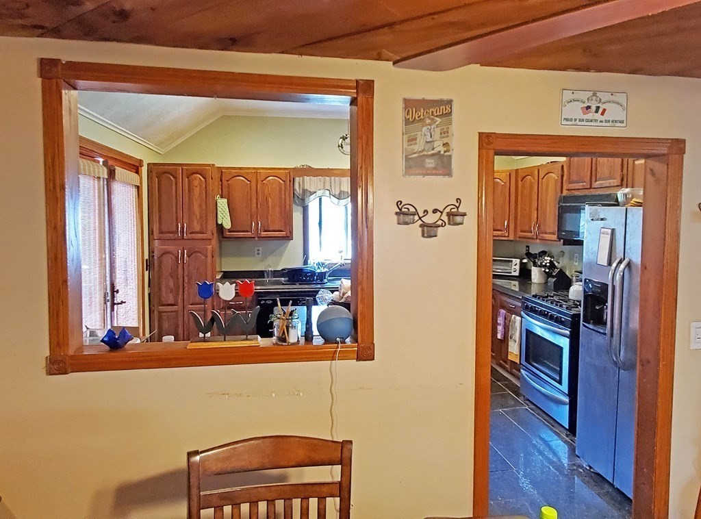 47 Border Road Holbrook, MA 02343 - Photo 8 of 27