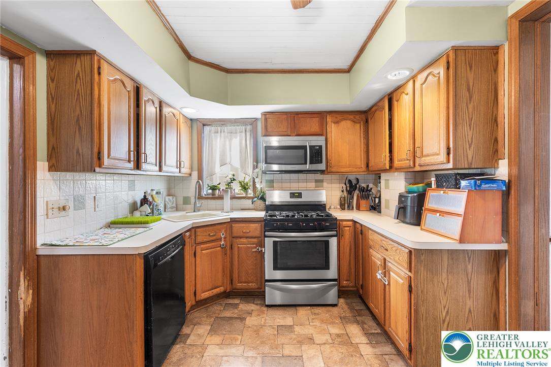 127 South 4th Street Coplay, PA 18037 - Photo 9 of 30