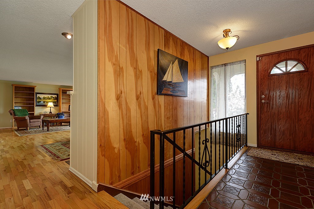 10414 Northeast 198th Street Bothell, WA 98011 - Photo 2 of 21 Gallery Image 2