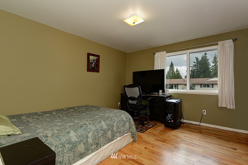 10414 Northeast 198th Street Bothell, WA 98011 - Photo 15 of 21 Gallery Image 15