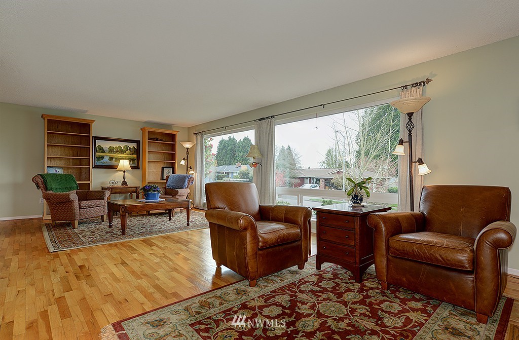 10414 Northeast 198th Street Bothell, WA 98011 - Photo 3 of 21 Gallery Image 3