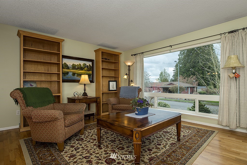 10414 Northeast 198th Street Bothell, WA 98011 - Photo 4 of 21 Gallery Image 4