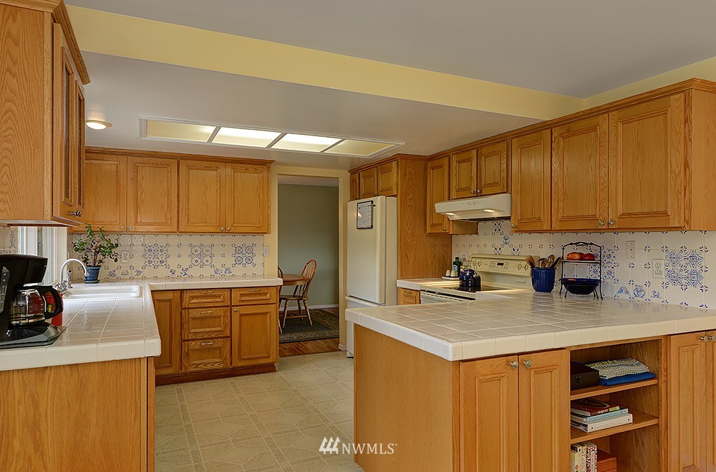 10414 Northeast 198th Street Bothell, WA 98011 - Photo 7 of 21 Gallery Image 7