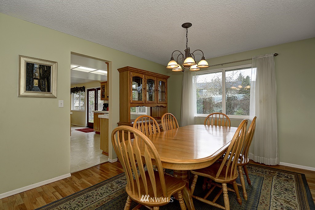 10414 Northeast 198th Street Bothell, WA 98011 - Photo 9 of 21 Gallery Image 9