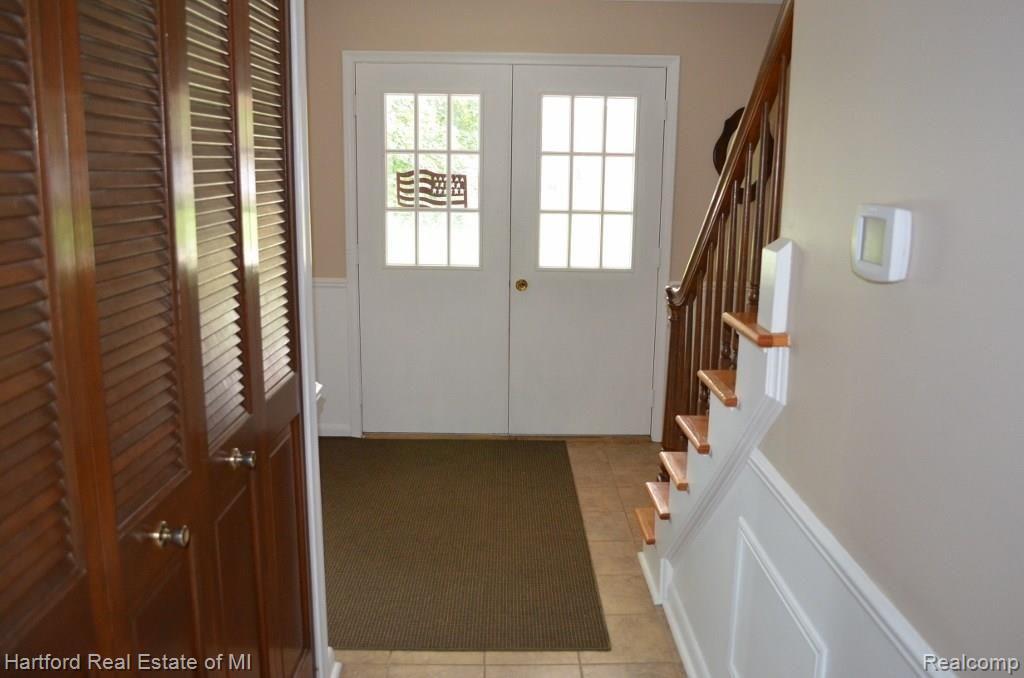 35872 Johnstown Road Farmington, MI 48335 - Photo 9 of 55 DSC_0165 (1024x678).jpg