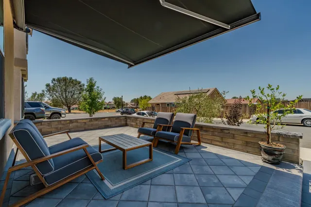 view of an entryway and wooden floor