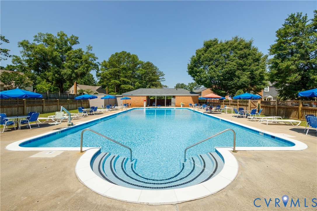 9129 Derbyshire Road, Unit E Henrico, VA 23229 - Photo 36 of 36 Large outdoor swimming pool with integrated entry