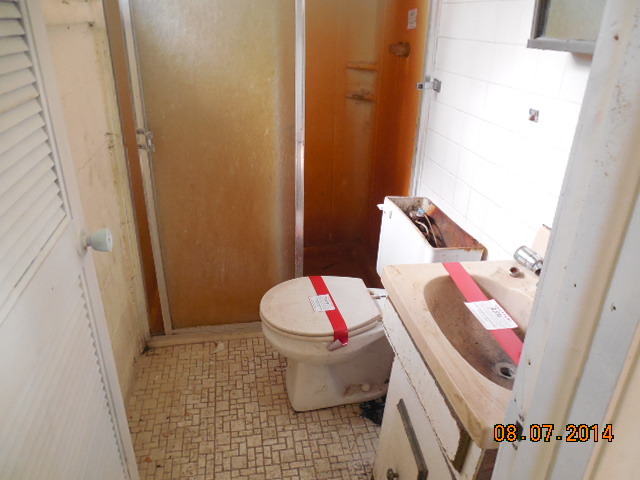 5-s074 Karns Road Lisle, IL 60532 - Photo 18 of 18 a bathroom with a sink and a toilet
