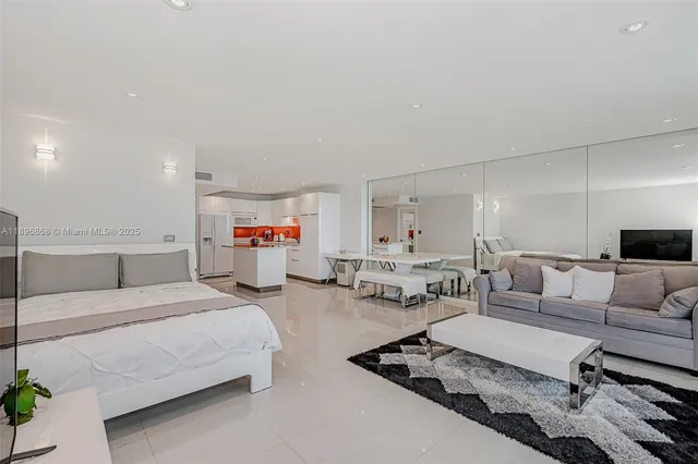 $6,700 | 2301 Collins Avenue, Unit 1211, Miami Beach, FL 33139