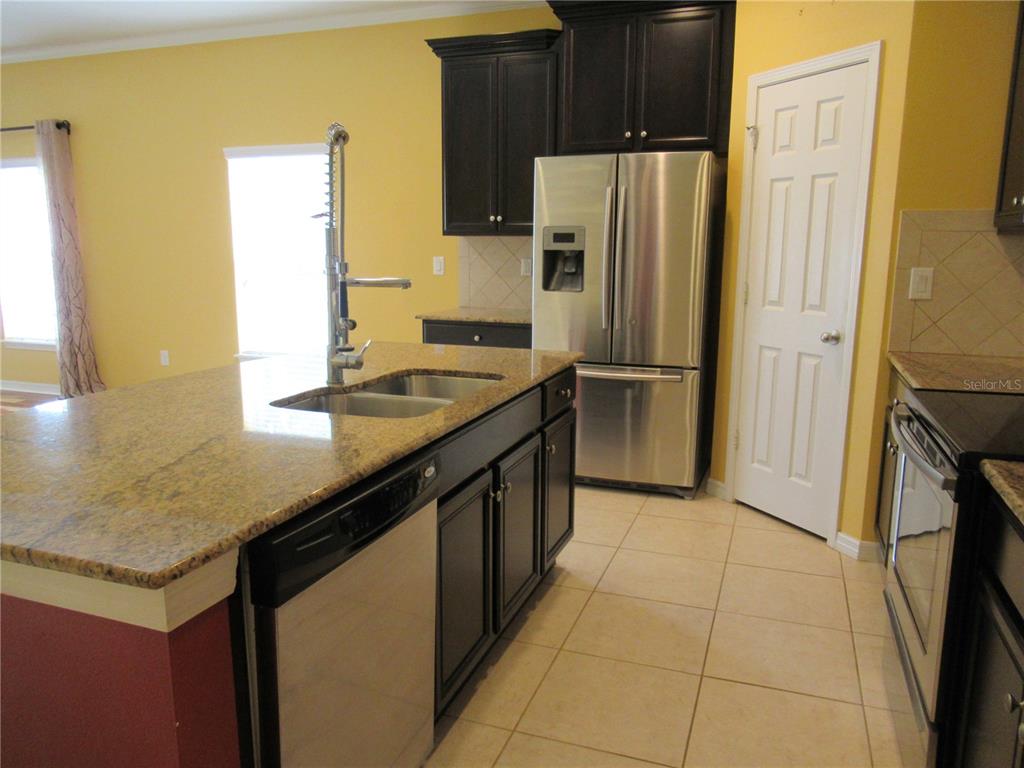 2822 Maple Brook Loop Lutz, FL 33558 - Photo 10 of 27