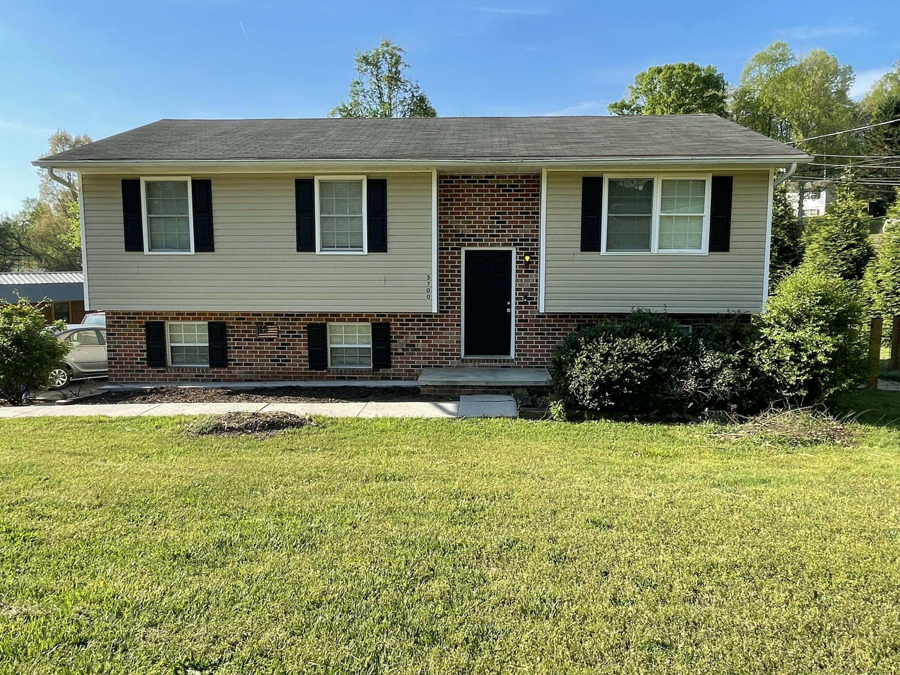 3700 Williamsburg Road Southeast Cleveland, TN 37323 - Photo 1 of 24 Front