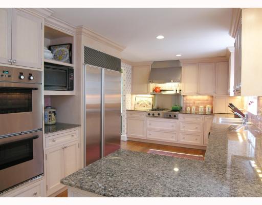 35 Sunset Road Bristol, RI 02809 - Photo 3 of 12 Kitchen.