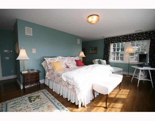 35 Sunset Road Bristol, RI 02809 - Photo 4 of 12 Master Bedroom.