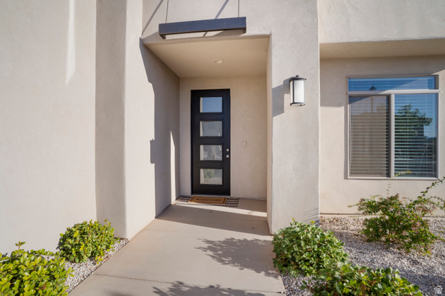 3476 East Red Pine Way Street St. George, UT 84790 - Photo 2 of 34