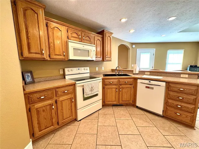 $375,000 | 2206 Cherry Blossom Circle, Lebanon, MO 65536