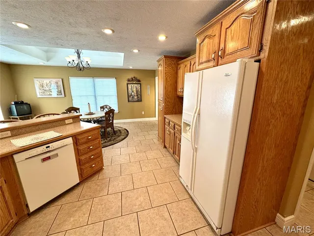 $375,000 | 2206 Cherry Blossom Circle, Lebanon, MO 65536