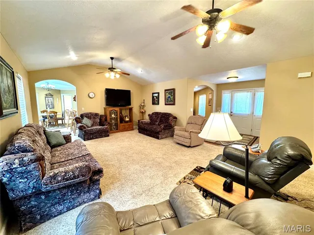 $375,000 | 2206 Cherry Blossom Circle, Lebanon, MO 65536