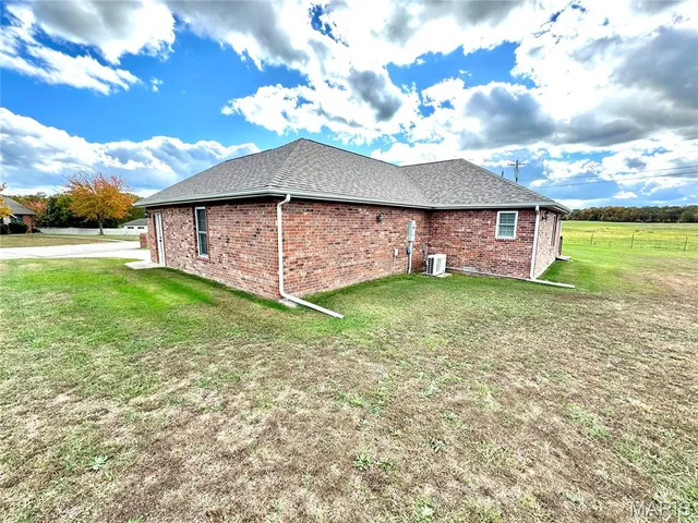 $375,000 | 2206 Cherry Blossom Circle, Lebanon, MO 65536