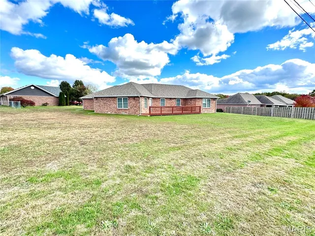 $375,000 | 2206 Cherry Blossom Circle, Lebanon, MO 65536