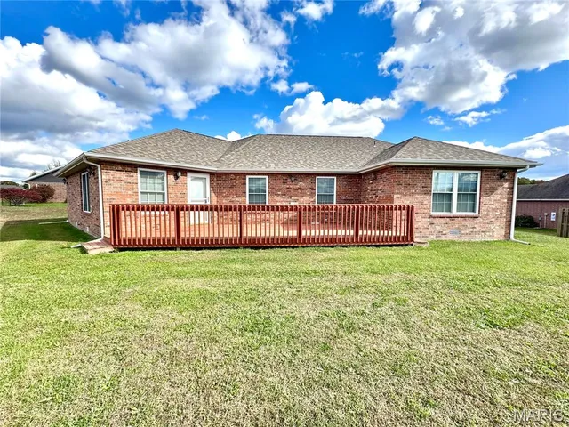 $375,000 | 2206 Cherry Blossom Circle, Lebanon, MO 65536