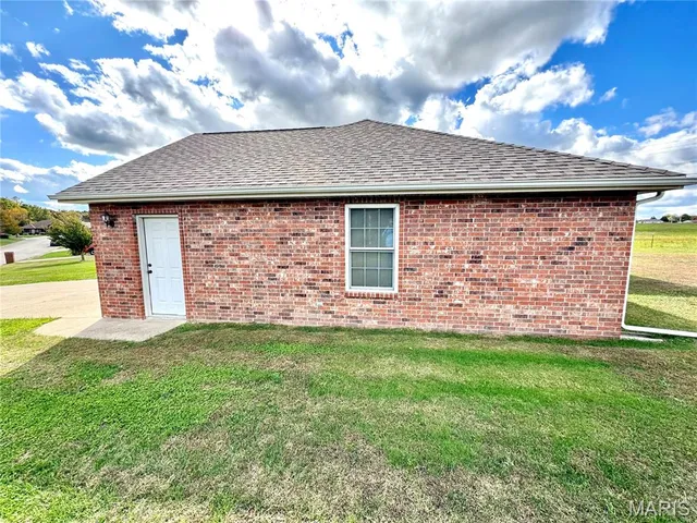 $375,000 | 2206 Cherry Blossom Circle, Lebanon, MO 65536