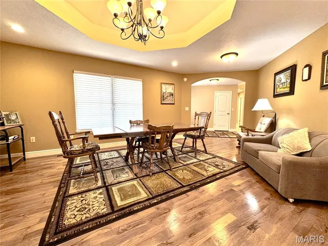 $375,000 | 2206 Cherry Blossom Circle, Lebanon, MO 65536